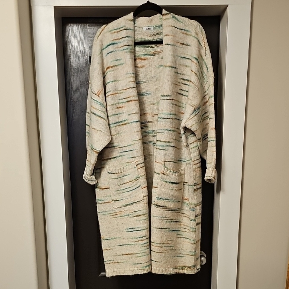 PENN Cream and Green Knit Sweater